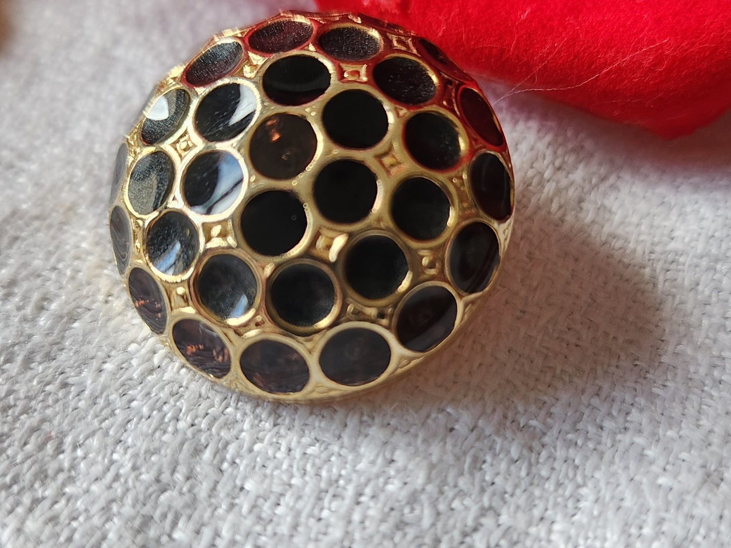 Bouton en métal doré  effet strass vintage bombé gris marron 2,3 cm ref 465