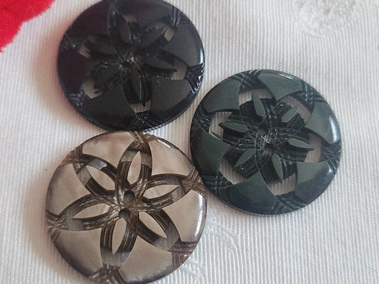 Trio boutons vintage gros découpis ajouré à trous 2,7 cm D15C