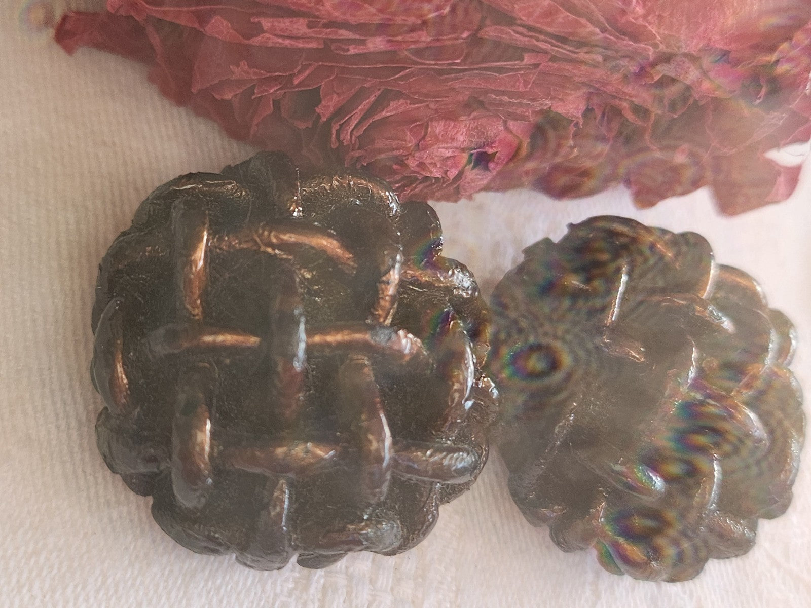 Duo gros boutons vintage en resine quadrillé 3,4 cm ref 5744