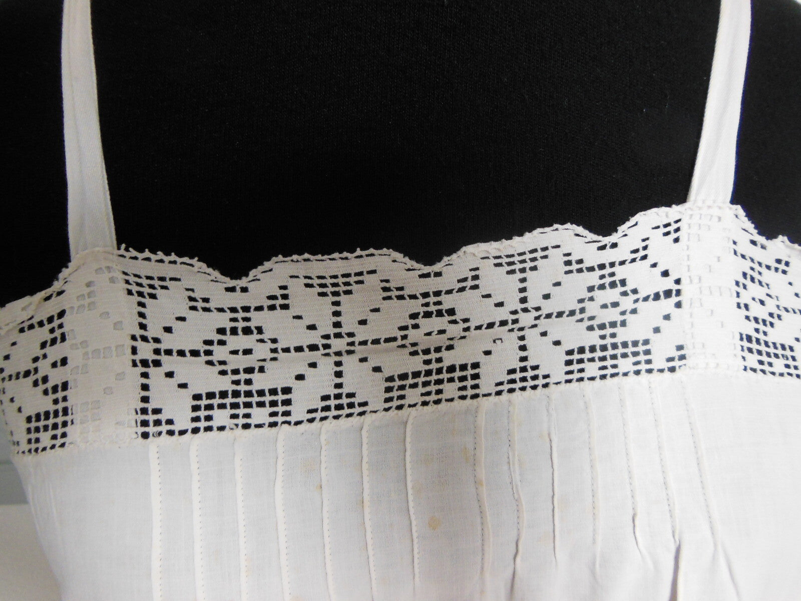 Chemise de nuit ancienne dentelle à nettoyer ou teindre B7