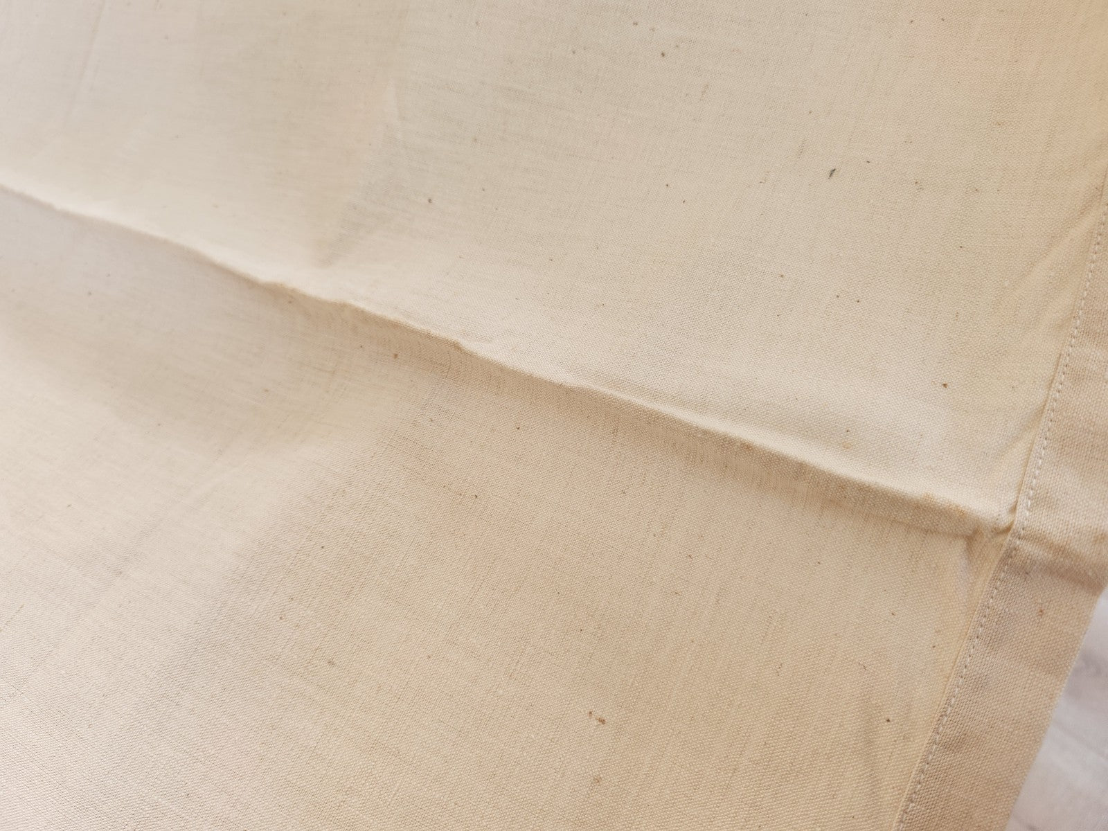 Grand coupon de toile ancienne 2 m20 sur 2 m 52 BI B3