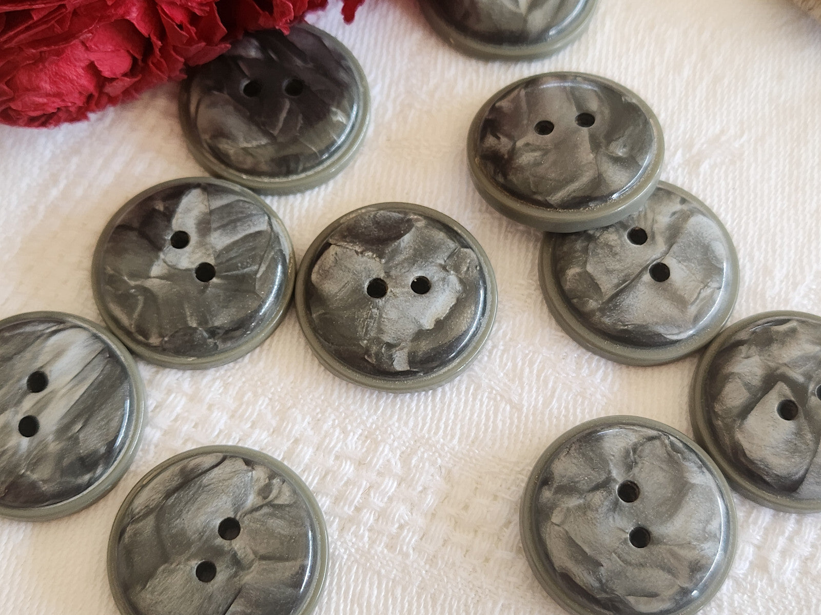Lot 10  boutons vintage gris deux tons à trous 2,1 cm ref 644