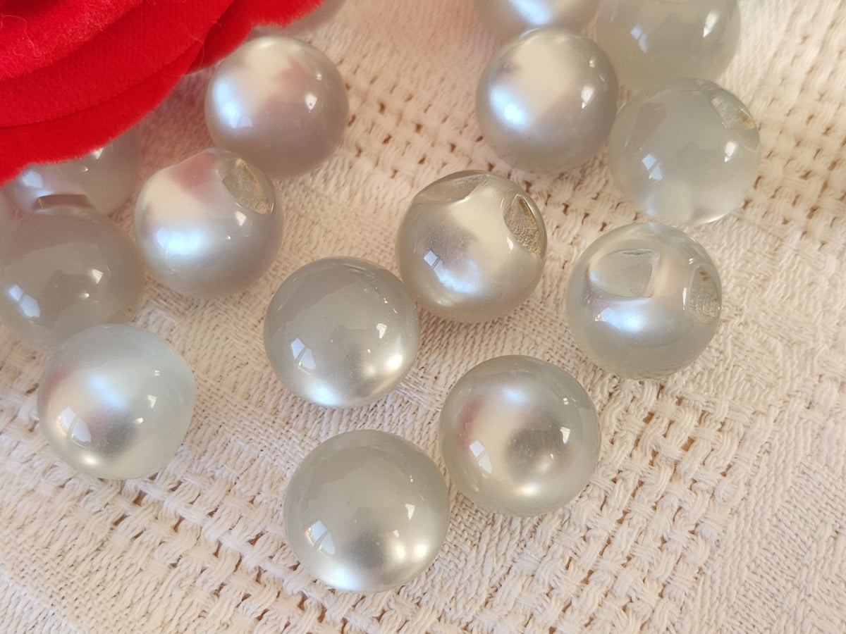 Lot 17 boutons vintage boule lumineux gris 13 mm ou 1,3 cm ref 6514