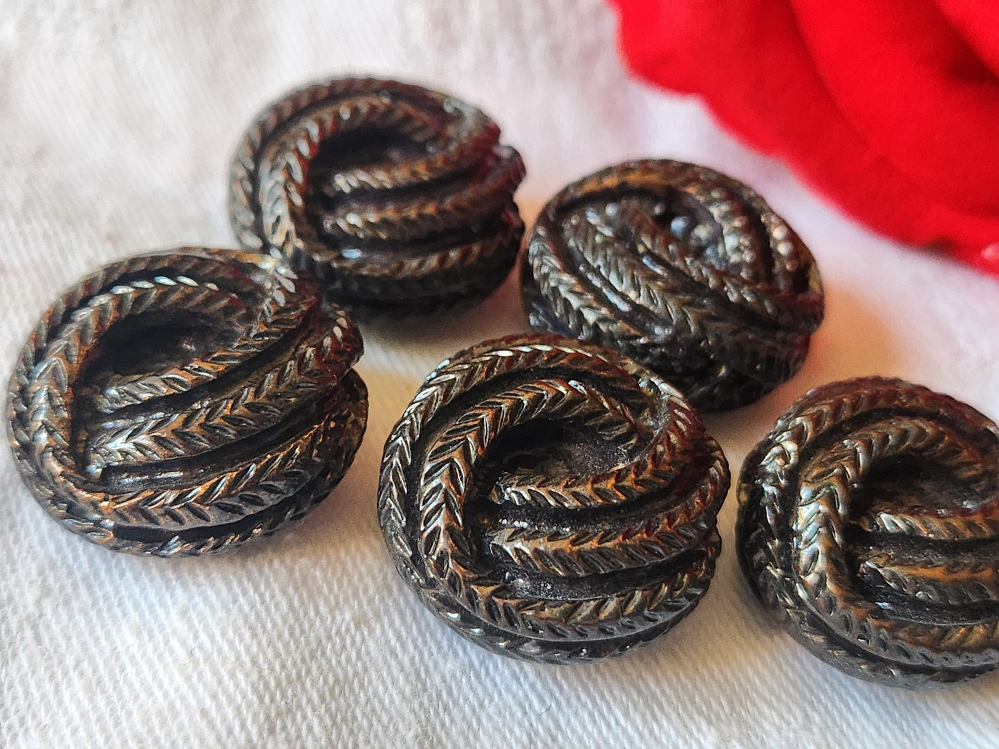 Lot 5 volumineux boutons vintage resine pied 2,2 cm ref 2584