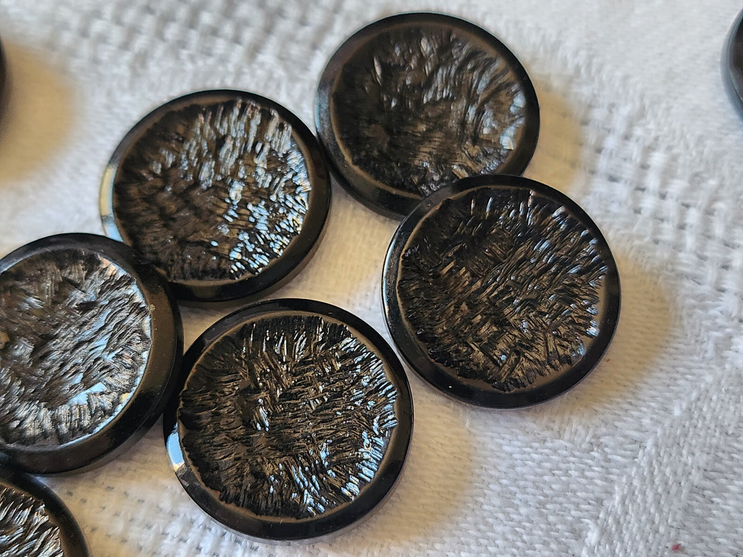 Lot 12 boutons vintage noir texturé 1,9 cm à pied ref 5242