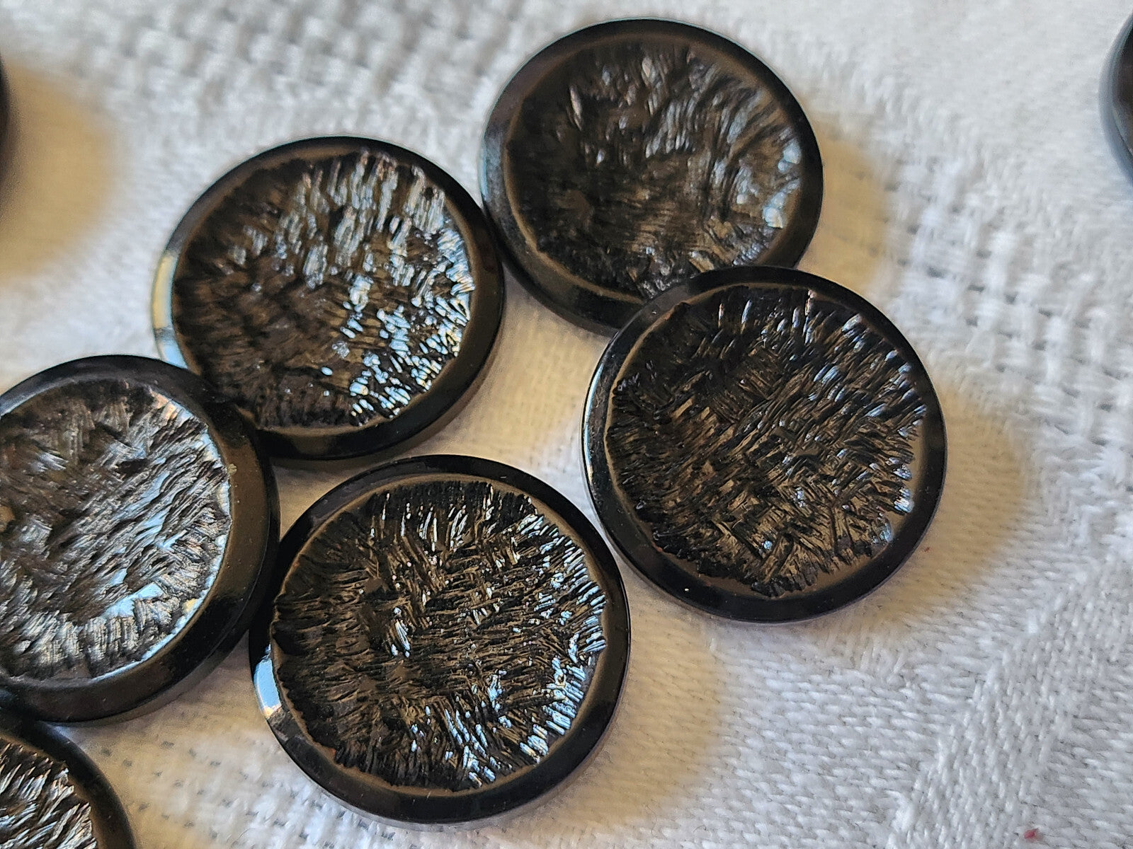 Lot 12 boutons vintage noir texturé 1,9 cm à pied ref 5242