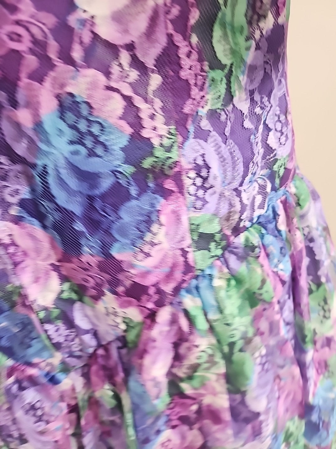 Kitch robe atypique violette vert dentelle jupon T38 Lina Innocenti ref portant