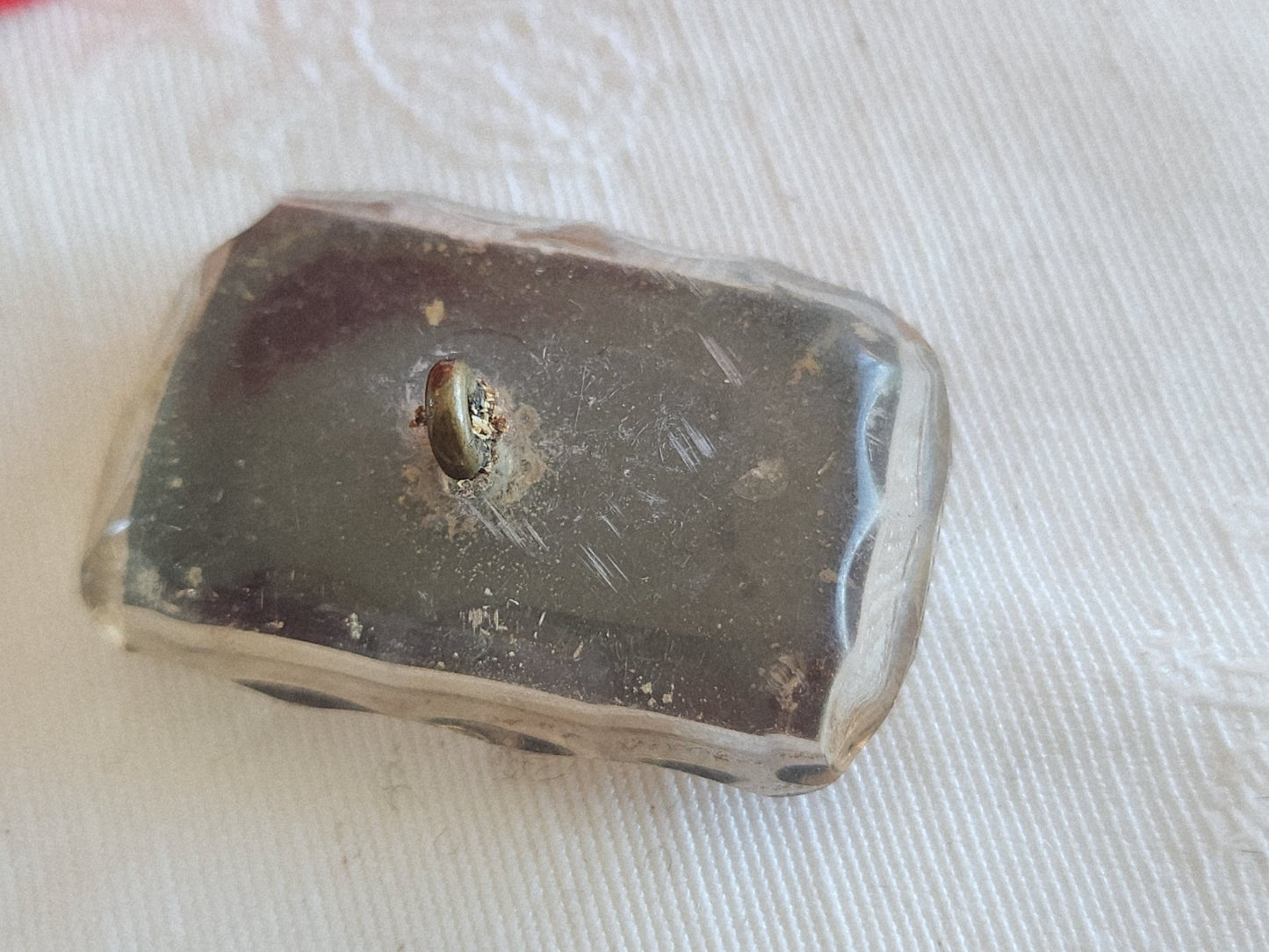 Enorme  bouton vintage effet strass pied noir 2,3 sur 3,5 cm ref 6296 **