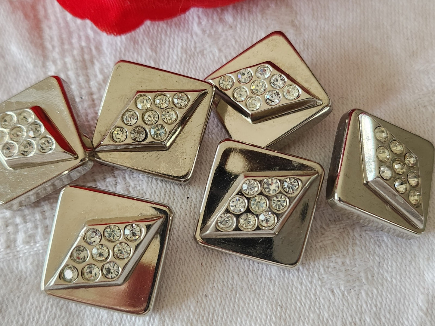 Lot 6 boutons  acrylique et strass en verre pied carré 1,6 cm  ref 6008
