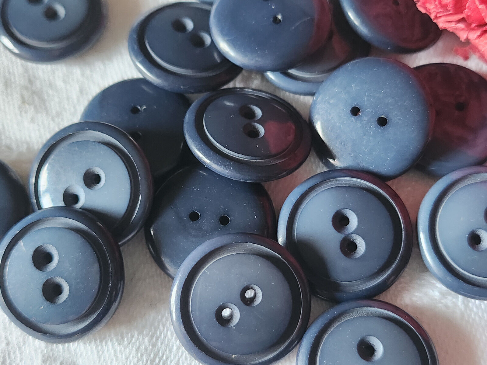 Lot 18 boutons vintage camaieu bleu 1,9 cm à trous ref 3420