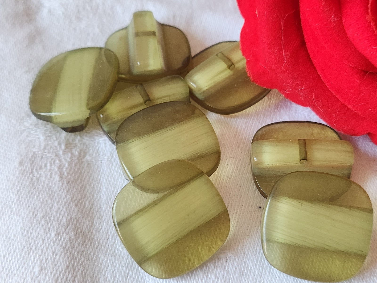 Lot 6 boutons vintage vert pied barre 2,2 cm ref 1606