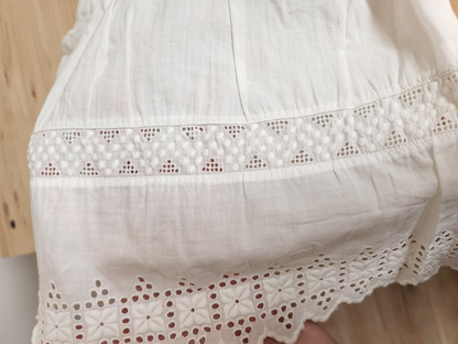 Petite robe ancienne enfant poupée blanc fine dentelle jour B6