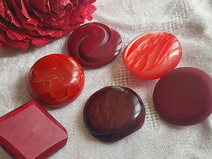 Lot 6 gros boutons vintage rouge  panaché pied 2,5/2,6  cm ref 5468