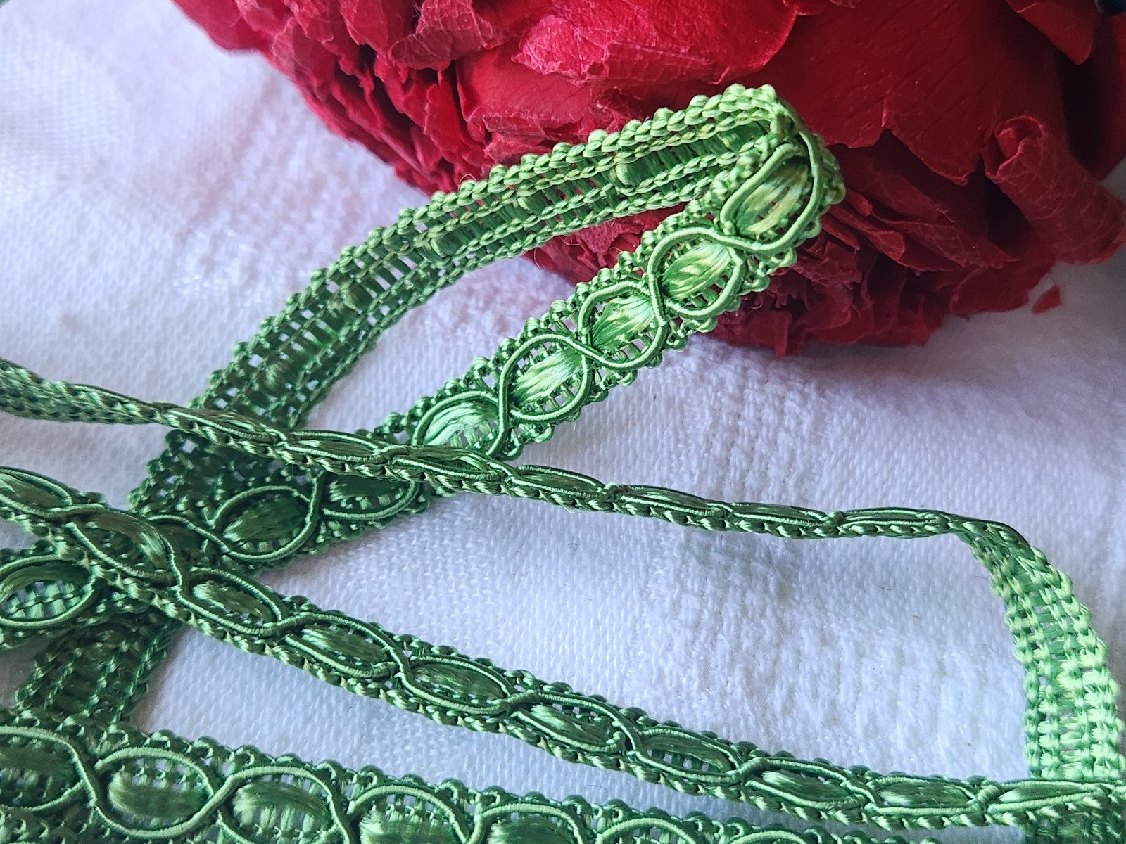 Galon vintage bordure vert satiné 3 mètres sur 0,8 cm A2