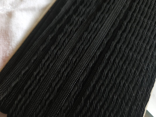 Galon vintage bordure passe poil noir satiné 3 mètres sur 1,1 cm B6
