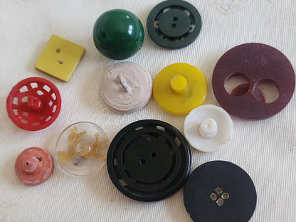 Lot 12 bouton anciens collection assortiment 1,2 à 2,6 cm ref 6180