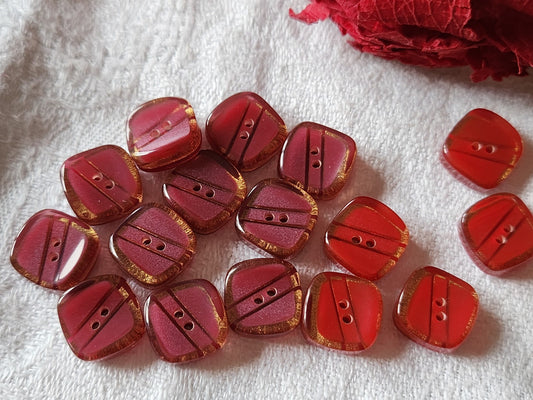 Lot 16 boutons vintage fushia et rouge 2 series mini trous 1,1 cm ref 2695