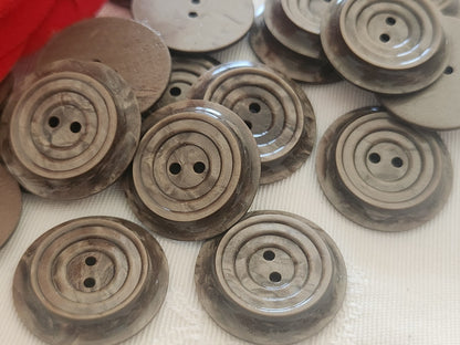 Lot 12 boutons vintage marron marbré travaillé trous 2,1 cm  21 mm ref 6245