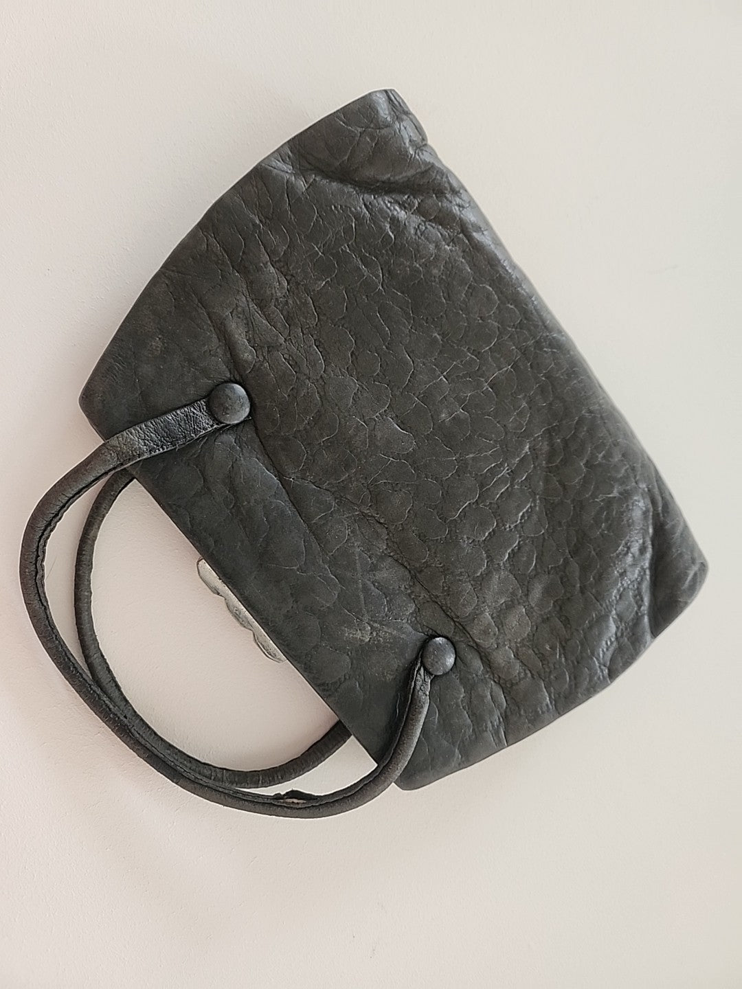 Ancien petit sac à main noir pochette fermoir sympa original retro
