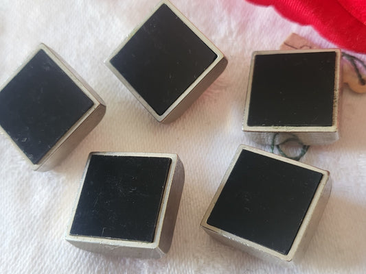 Lot 5 boutons vintage en metal noir argenté carré lourd 1,8 cm pied ref 6123