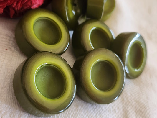 Lot  6 superbes boutons vintage vert à pied lumineux 2,4 cm ref 750