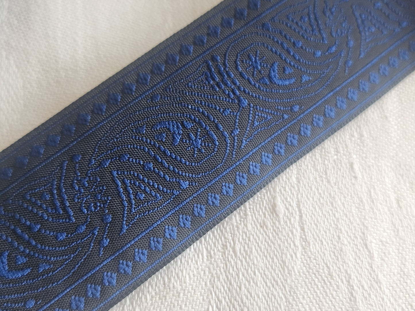 Large galon vintage bleu réversible 2 mètres sur 3 cm noir A5