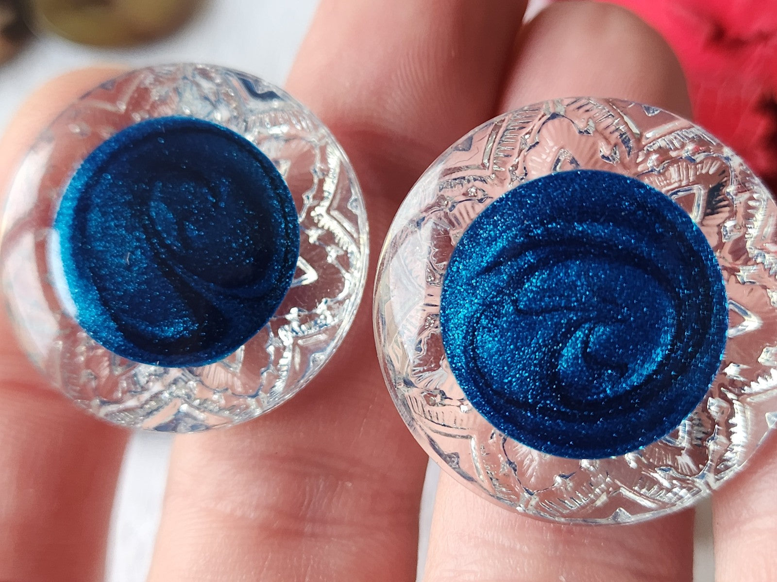 Lot 6 gros boutons vintage coeur bleu scintillant transparent 2,8 cm ref 3660
