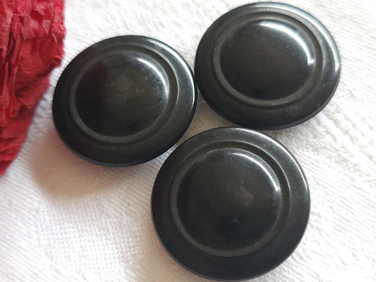 Trio  gros boutons anciens en corozo collection noir 2,7 cm pied G18L