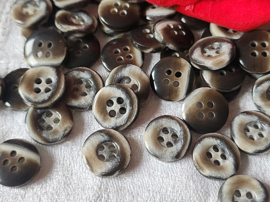Lot 38 boutons vintage petits effet corne marron trous créme 1,4 cm ref 470