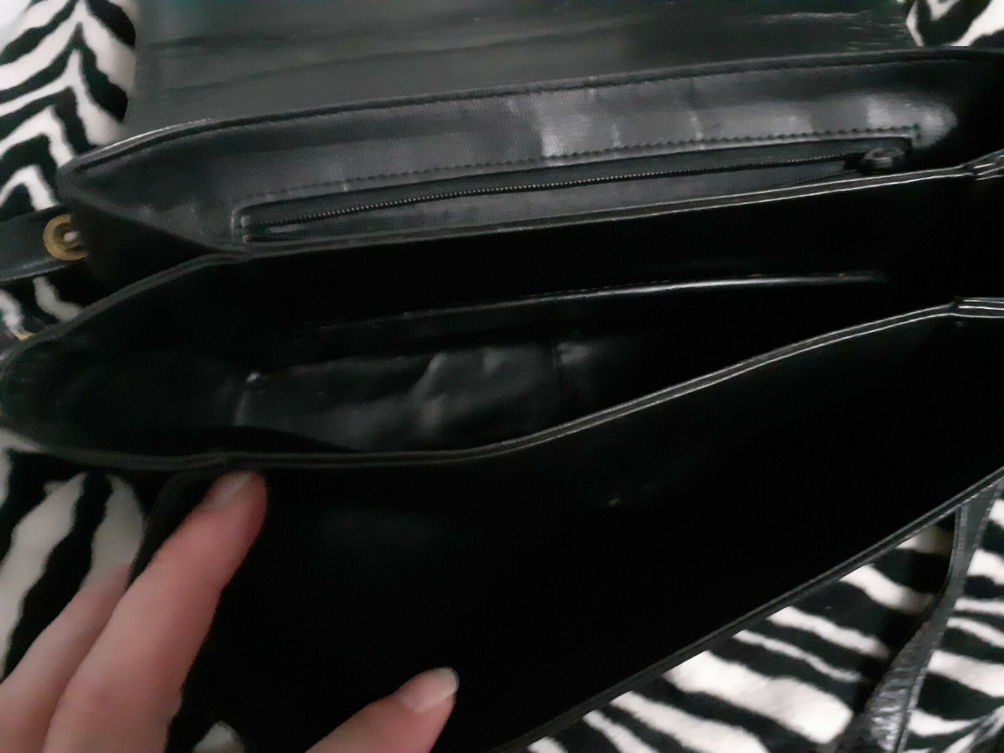Ancien sac en main en cuir Souple noir retro magasin Printemps
