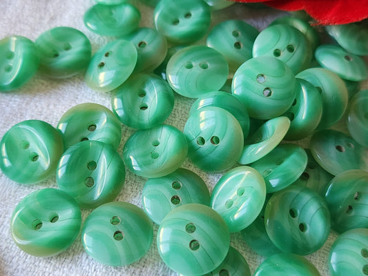 Lot 25 boutons vintage camaieu vert trous 1,2 cm ref 6116