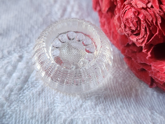 Bouton ancien en verre transparent fort relief lumineux 2,2 cm pied  D7E