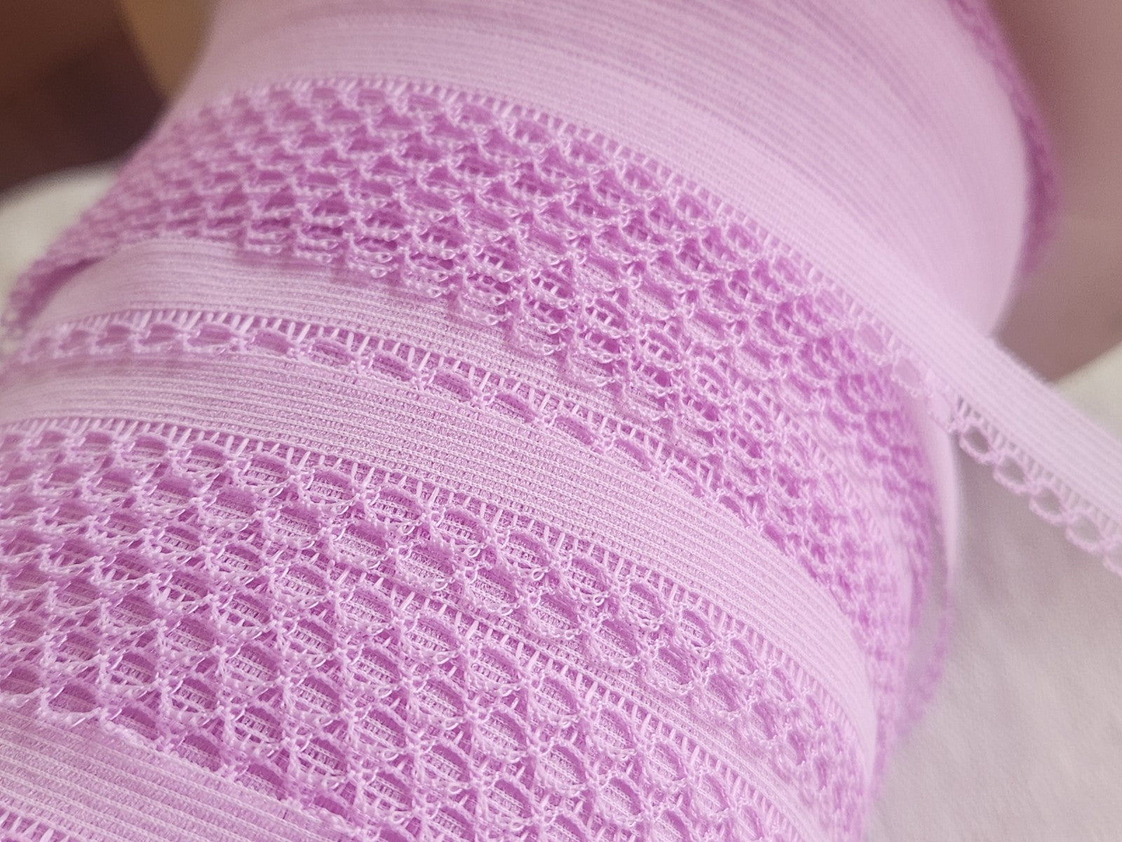 Dentelle vintage violet lilas 5 mètres  sur 1,1 cm A5