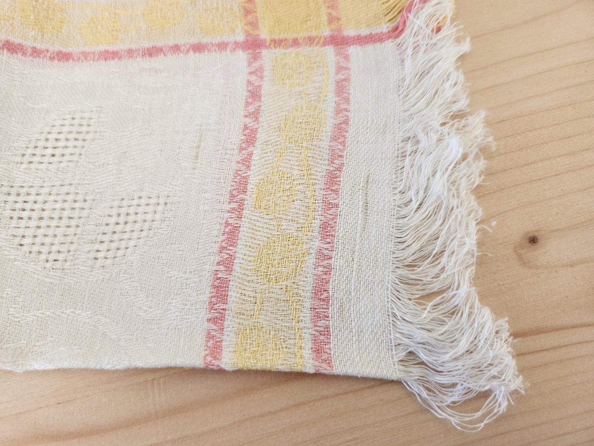Lot 10 serviettes anciennes a franges damassé rose jaune 34 cm sur 36 cm  B8