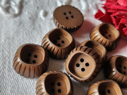 Lot 12 boutons vintage vintage marron haut rebord trou  1,6 cm ref 3072