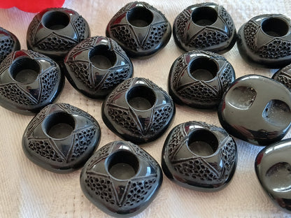 Lot 6 boutons vintage noir joli à pied travaillé 2 cm ref 6451