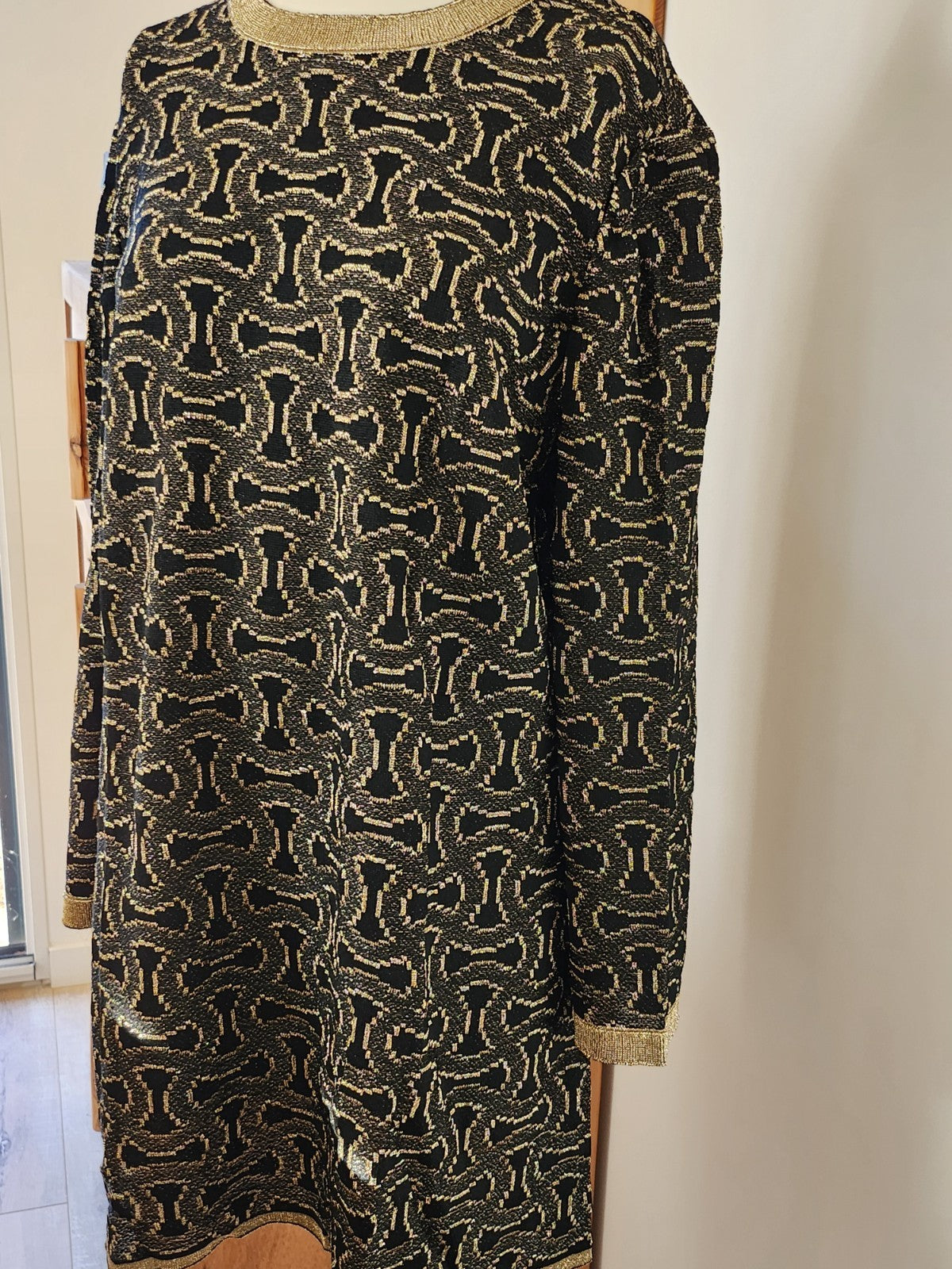 Pur vintage robe pull  manche patte d'eph noir doré  ref portant