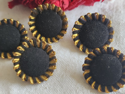 Collection lot 5 boutons ancien en métal ornement parurier 2,3 cm ref 1234