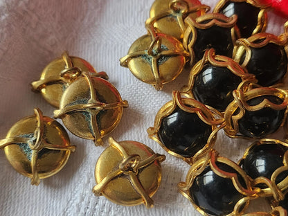 Lot 9 boutons anciens en métal coeur noir prisonnier 1,4 cm ref 5218