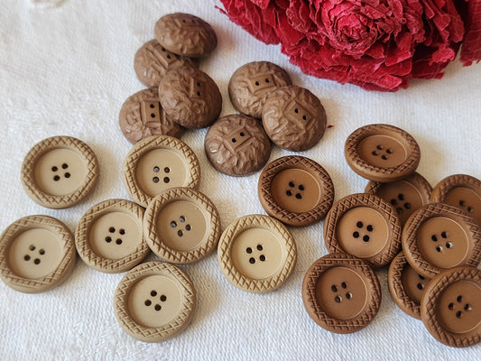 Lot 22 boutons vintage marron beige 3 series petits  1,4 et 1,5 cm ref 3057