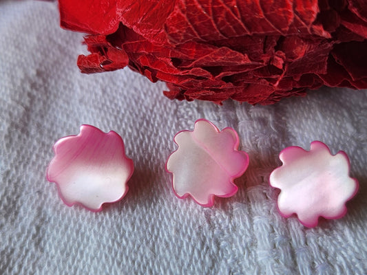 Trio boutons anciens en nacre travaillé rose 1 cm pied G15B