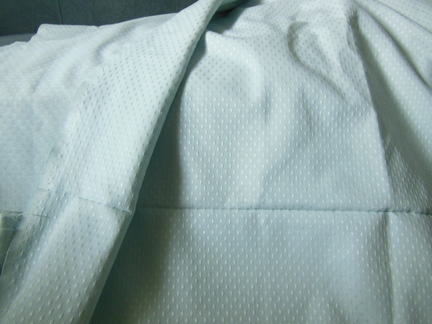 Coupon tissu ancien ameublement bleu tendre 2 mètres 20 sur 2 mètre 90 B1