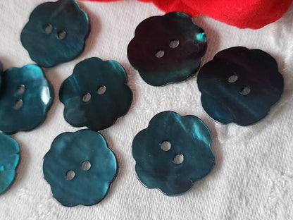 Lot 9 boutons vintage en nacre bleu/vert  fleur trous 2 cm ref 1309