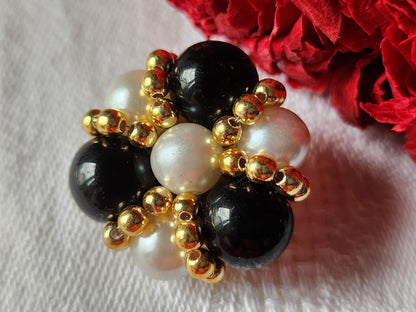 Bouton vintage  métal torsade perle en verre noir parurier  2,6 cm ref 3240
