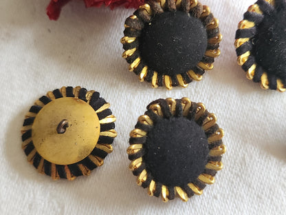 Collection lot 5 boutons ancien en métal ornement parurier 2,3 cm ref 1234