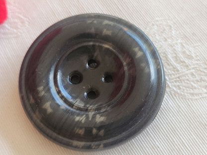 Gros bouton ancien celluloïd   trous travaillé 4 cm 40 mm collection ref 6265