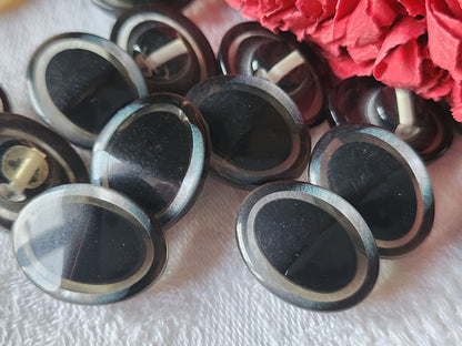 Lot 6 boutons vintage ovale noir incusion nacré 1,4 sur 1,8 cm ref 6025