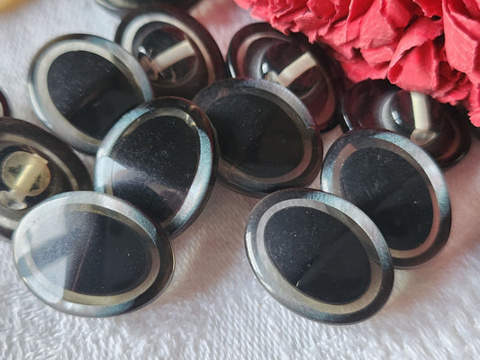 Lot 6 boutons vintage ovale noir incusion nacré 1,4 sur 1,8 cm ref 6025