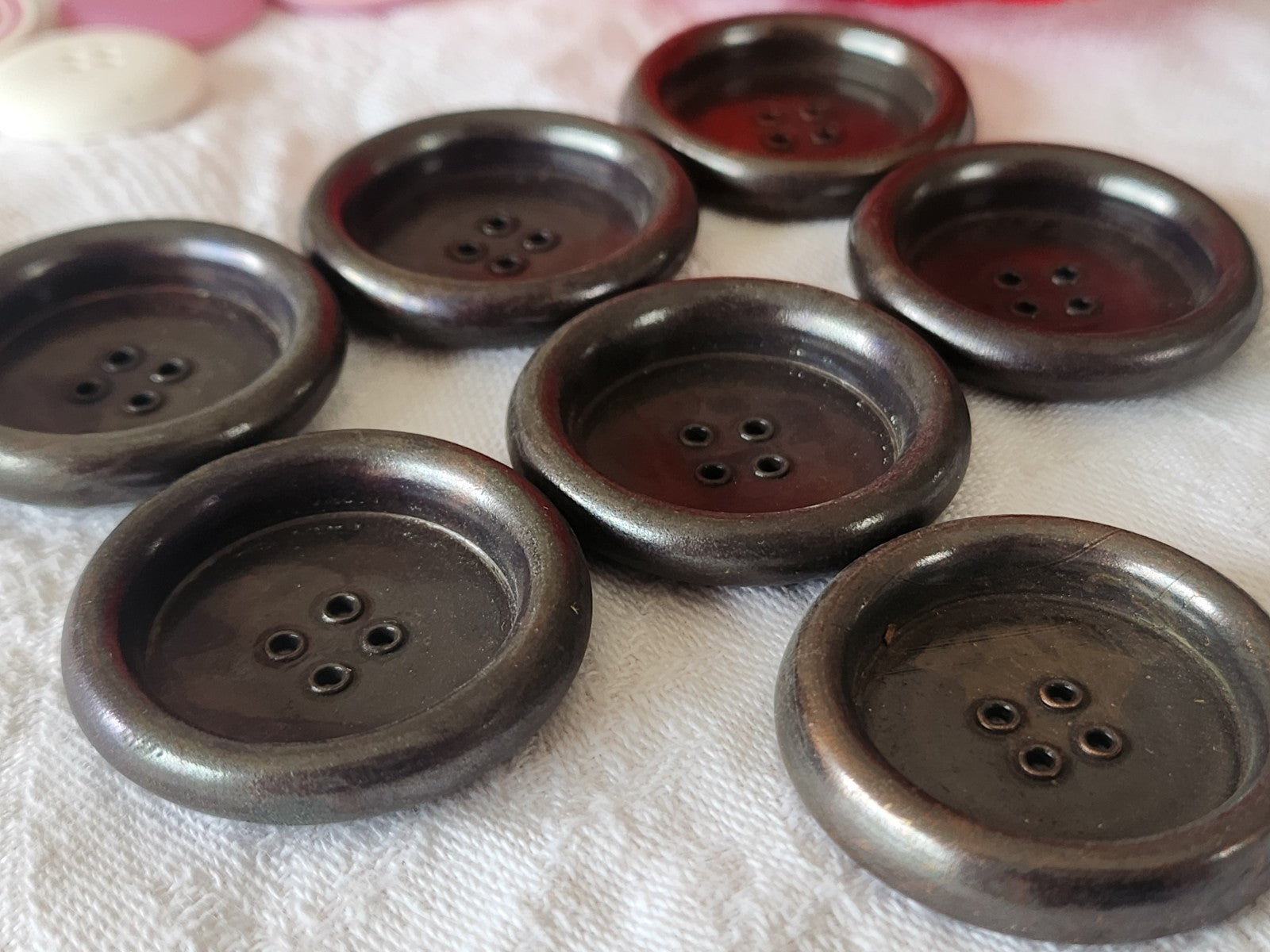 lot 7 gros boutons vintage en métal haut rebord  trous 3,3 cm ref 6414