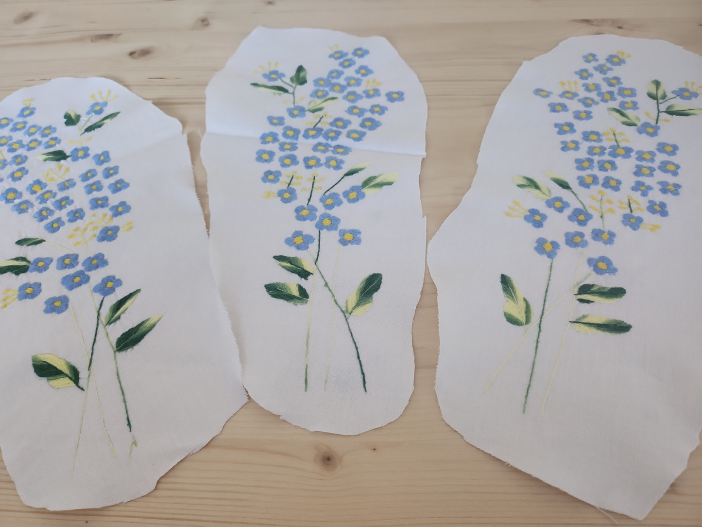 Lot 3 longues broderies anciennes colorées  fleur bleu fait main B5